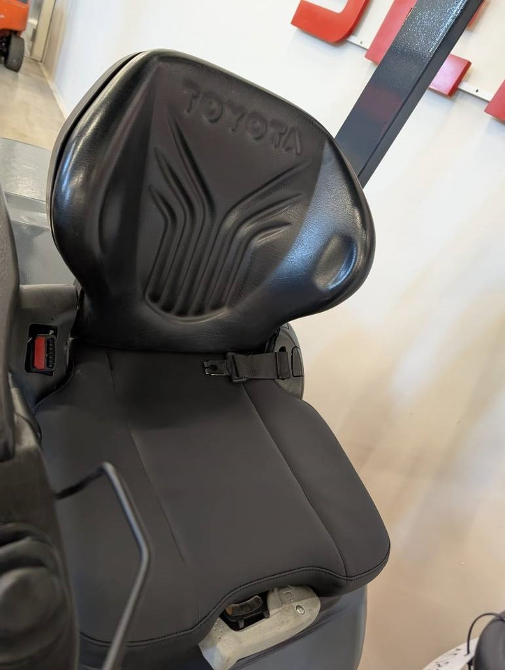 Toyota 10811 06-8FD25F - Dieselový vysokozdvižný vozík: obrázek 5 Toyota 10811 06-8FD25F - Dieselový vysokozdvižný vozík: obrázek 5