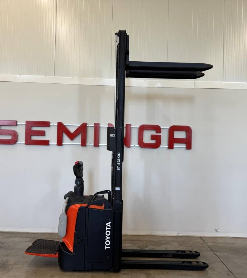 Toyota 10918 SPE120L - Stohovací vozík: obrázek 1 Toyota 10918 SPE120L - Stohovací vozík: obrázek 1