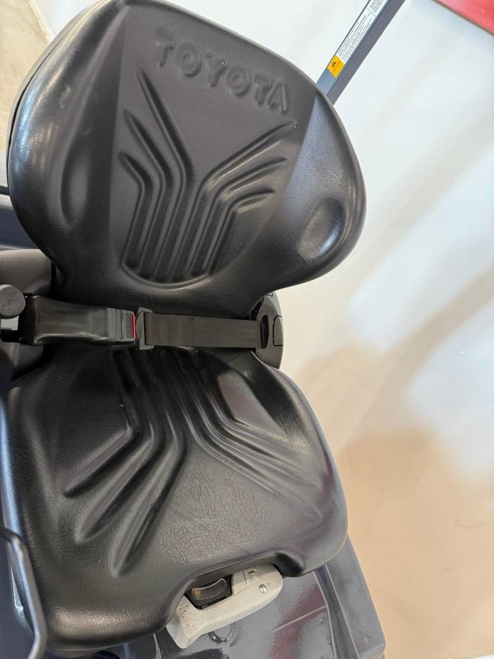 Toyota 10971 - 8FBM16T - Elektrický vysokozdvižný vozík: obrázek 5 Toyota 10971 - 8FBM16T - Elektrický vysokozdvižný vozík: obrázek 5