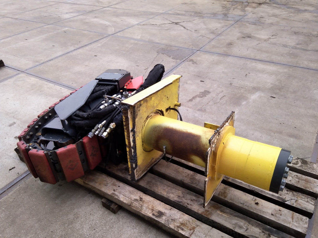 Bomag BM1000-35 - - Díly pásových podvozků pro Stavební technika: obrázek 3 Bomag BM1000-35 - - Díly pásových podvozků pro Stavební technika: obrázek 3