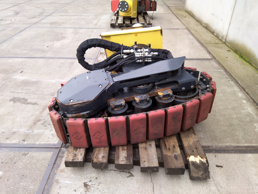 Bomag BM1000-35 - - Díly pásových podvozků pro Stavební technika: obrázek 2 Bomag BM1000-35 - - Díly pásových podvozků pro Stavební technika: obrázek 2