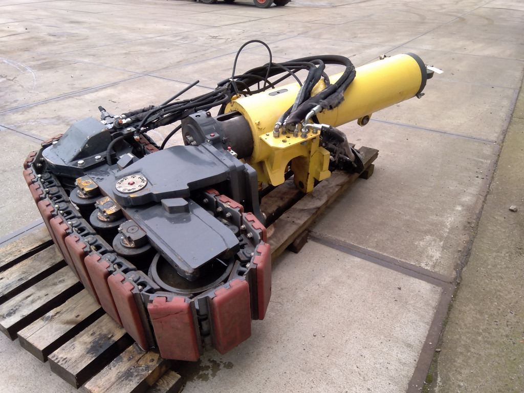 Bomag BM1000-35 - - Díly pásových podvozků pro Stavební technika: obrázek 4 Bomag BM1000-35 - - Díly pásových podvozků pro Stavební technika: obrázek 4