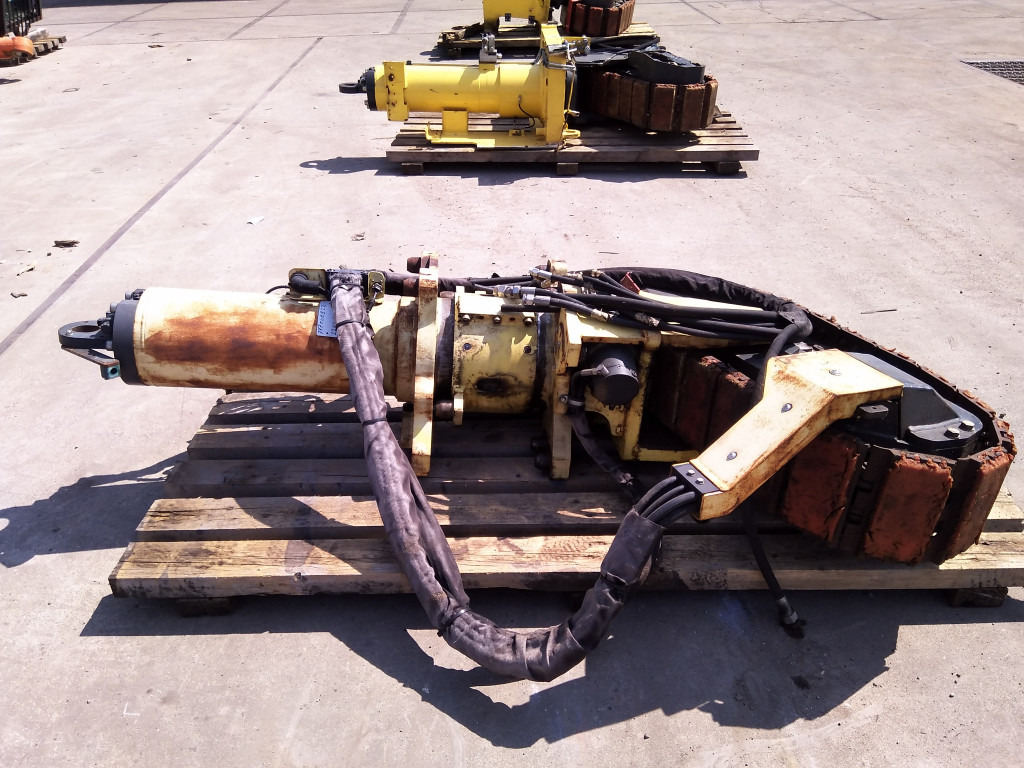 Bomag BM1200-35 - - Díly pásových podvozků pro Stavební technika: obrázek 1 Bomag BM1200-35 - - Díly pásových podvozků pro Stavební technika: obrázek 1