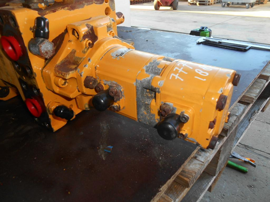 Bosch Unknown - - Čerpadlo hydraulického zesilovače pro Stavební technika: obrázek 4 Bosch Unknown - - Čerpadlo hydraulického zesilovače pro Stavební technika: obrázek 4