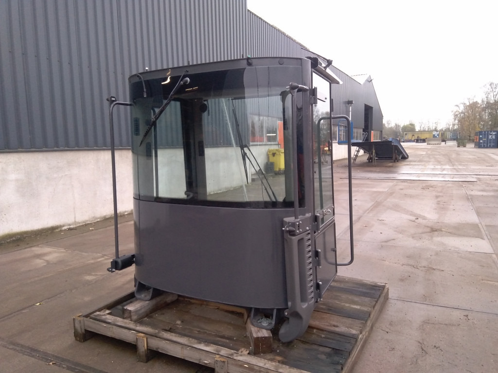 Case 84483623 - 84338702 - Kabina pro Stavební technika: obrázek 3 Case 84483623 - 84338702 - Kabina pro Stavební technika: obrázek 3