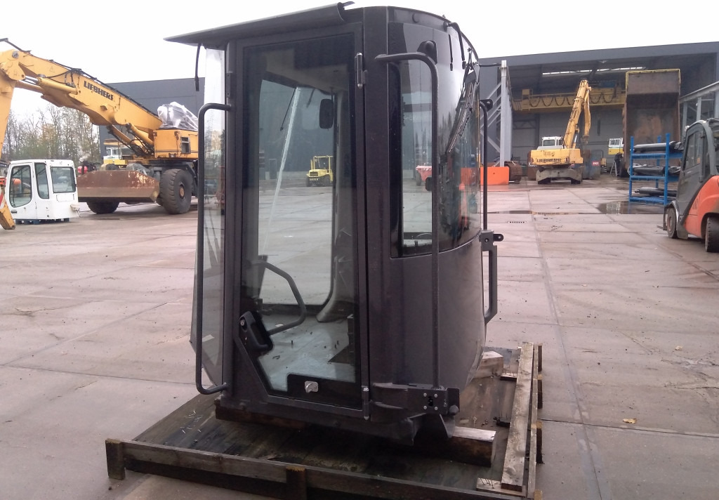 Case 84483623 - 84338702 - Kabina pro Stavební technika: obrázek 4 Case 84483623 - 84338702 - Kabina pro Stavební technika: obrázek 4