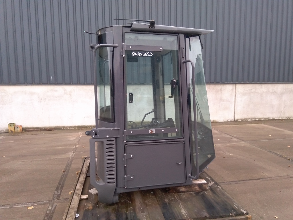 Case 84483623 - 84338702 - Kabina pro Stavební technika: obrázek 2 Case 84483623 - 84338702 - Kabina pro Stavební technika: obrázek 2