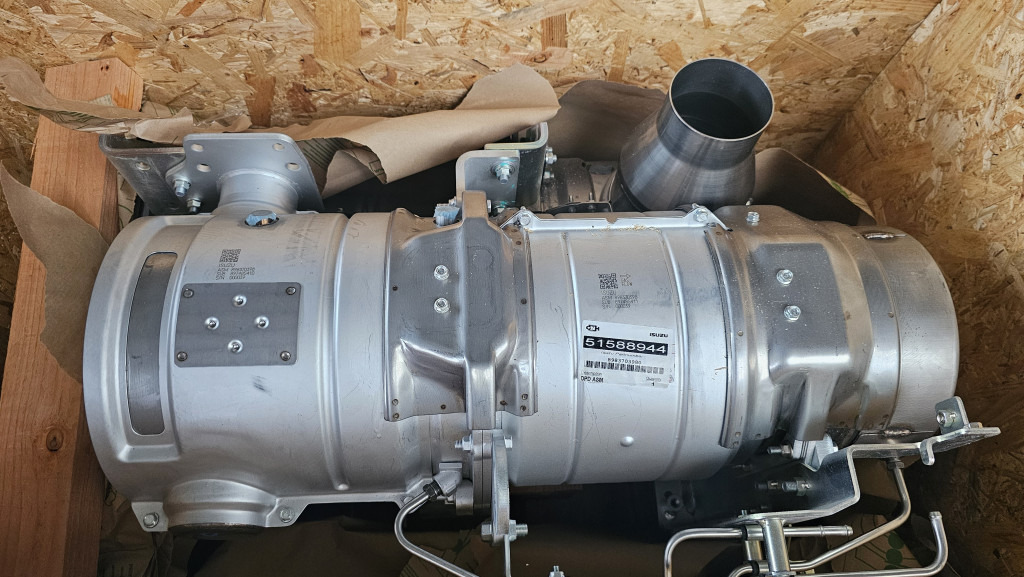 Case 8983703980 - Katalyzátor výfukových plynů pro Stavební technika: obrázek 1 Case 8983703980 - Katalyzátor výfukových plynů pro Stavební technika: obrázek 1