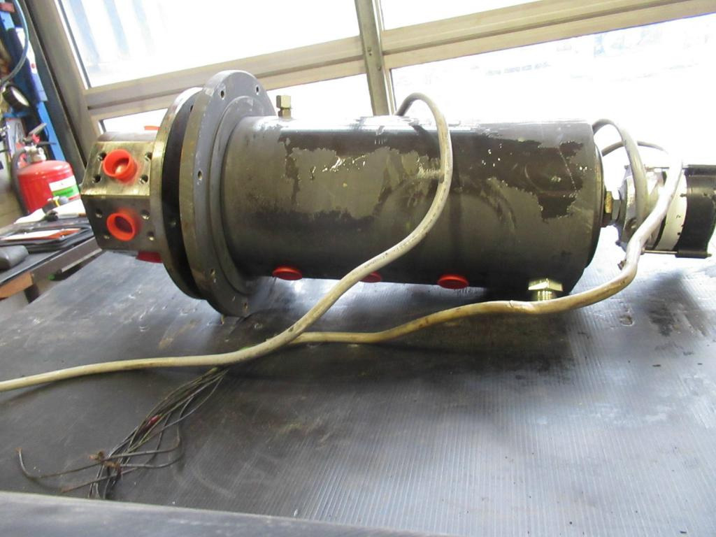 Caterpillar 365B - - Hydraulika pro Stavební technika: obrázek 4 Caterpillar 365B - - Hydraulika pro Stavební technika: obrázek 4