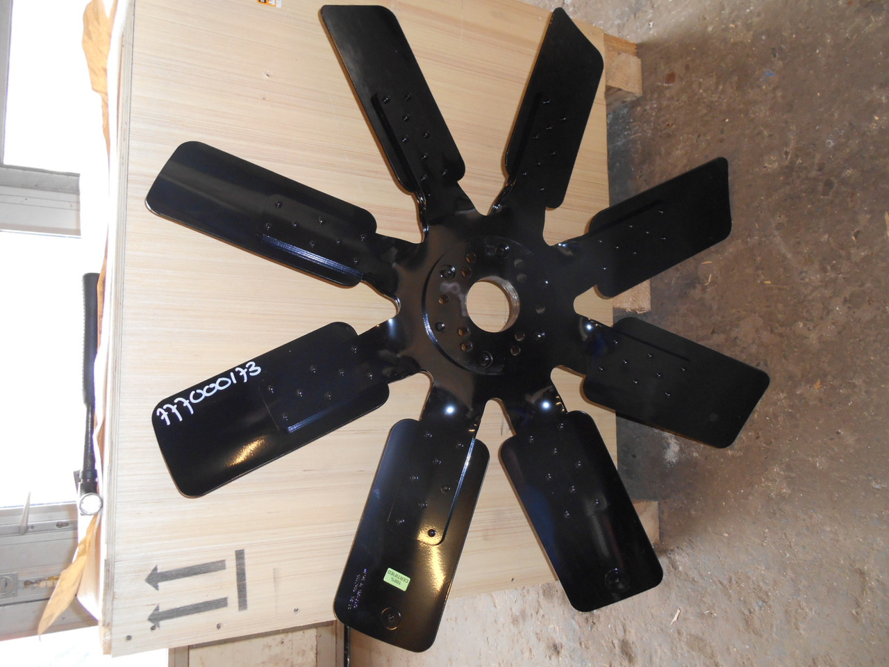 Caterpillar 4017451 - 1437477 - Ventilátor pro Stavební technika: obrázek 1 Caterpillar 4017451 - 1437477 - Ventilátor pro Stavební technika: obrázek 1