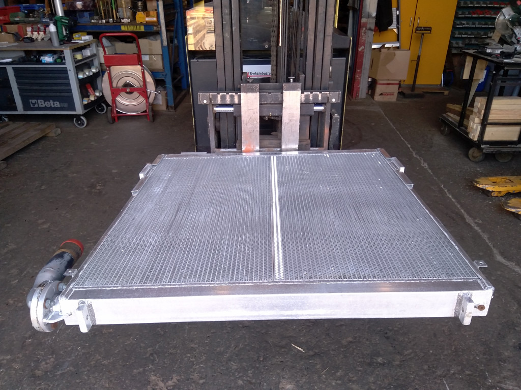 Hitachi 4406230 - Chladič oleje pro Stavební technika: obrázek 1 Hitachi 4406230 - Chladič oleje pro Stavební technika: obrázek 1