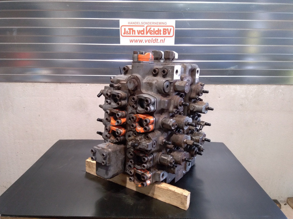 Hitachi 4483262 - Hydraulický ventil pro Stavební technika: obrázek 3 Hitachi 4483262 - Hydraulický ventil pro Stavební technika: obrázek 3