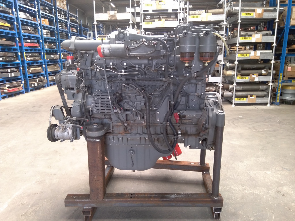 Hitachi 4644223 - 4687458 - Motor pro Stavební technika: obrázek 1 Hitachi 4644223 - 4687458 - Motor pro Stavební technika: obrázek 1