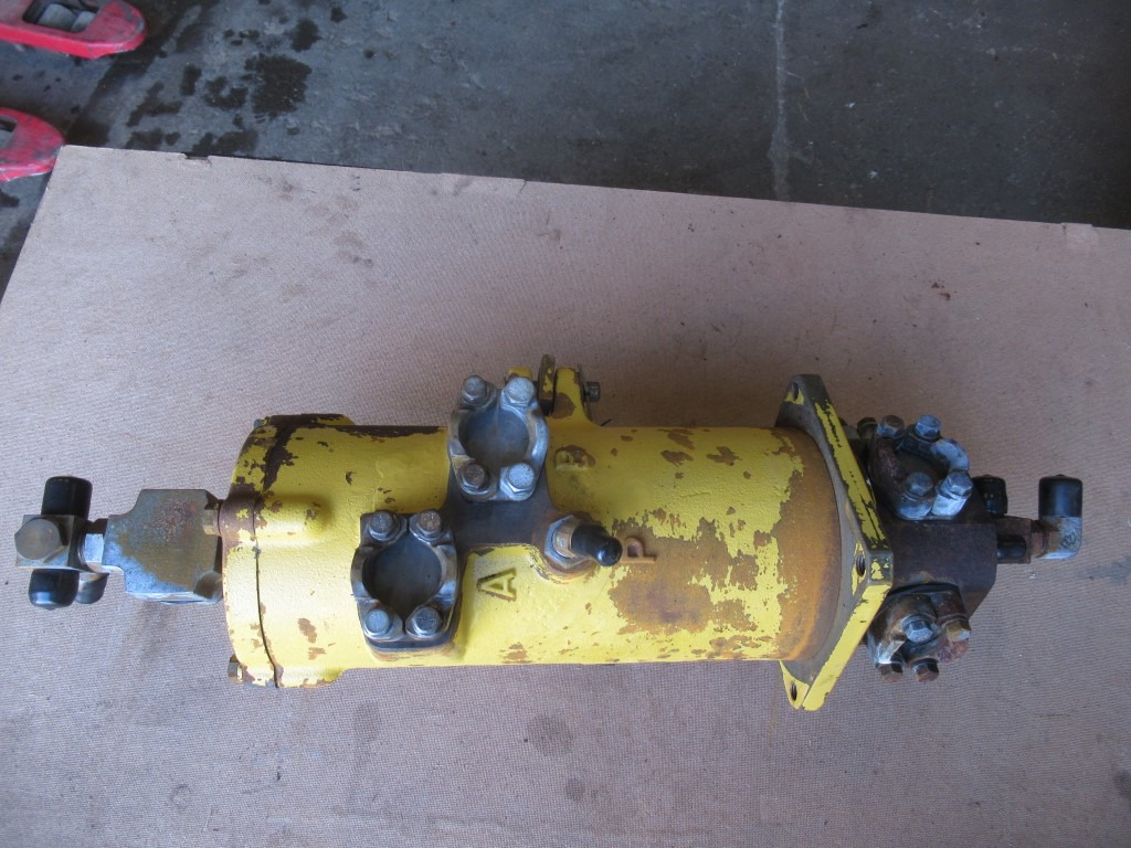 Komatsu PC800LC-8 - - Hydraulika pro Stavební technika: obrázek 4 Komatsu PC800LC-8 - - Hydraulika pro Stavební technika: obrázek 4