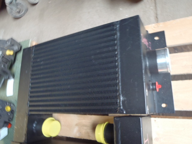 New Holland 6914286 - Intercooler pro Stavební technika: obrázek 1 New Holland 6914286 - Intercooler pro Stavební technika: obrázek 1