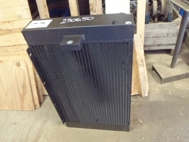 New Holland 6914295 - Chladič oleje pro Stavební technika: obrázek 1 New Holland 6914295 - Chladič oleje pro Stavební technika: obrázek 1