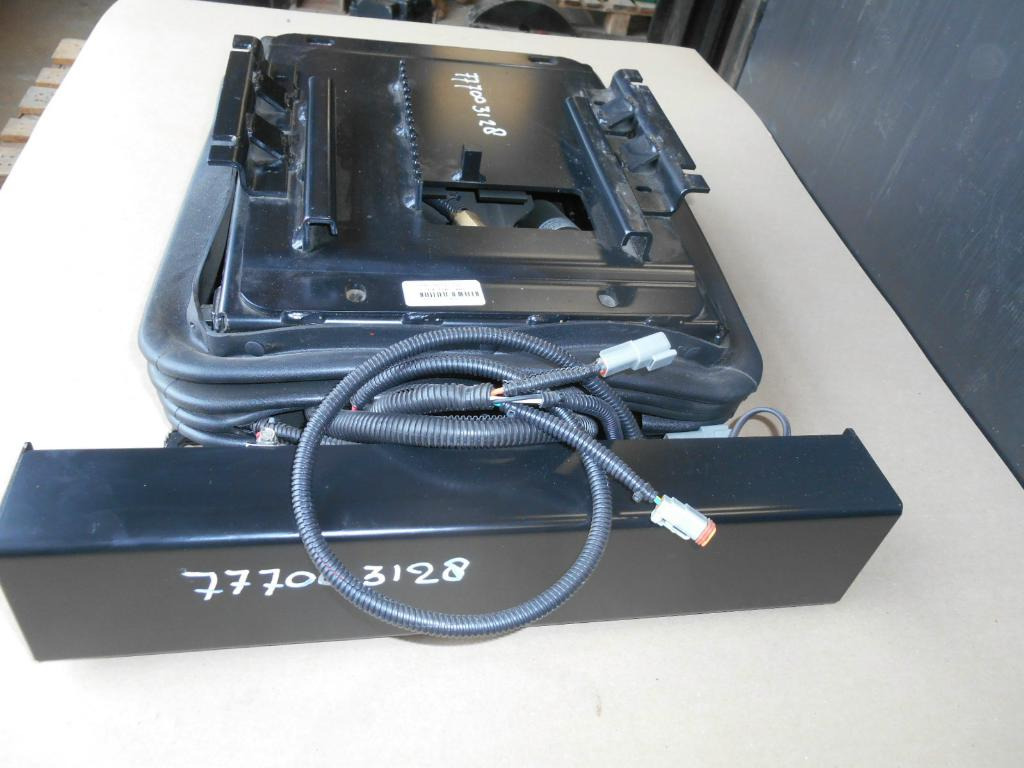 New Holland 73327303 - - Sedaček pro Stavební technika: obrázek 3 New Holland 73327303 - - Sedaček pro Stavební technika: obrázek 3