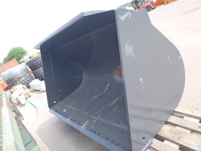 New Holland 87426276 - 472033021 - Nakládací lžíce: obrázek 2 New Holland 87426276 - 472033021 - Nakládací lžíce: obrázek 2