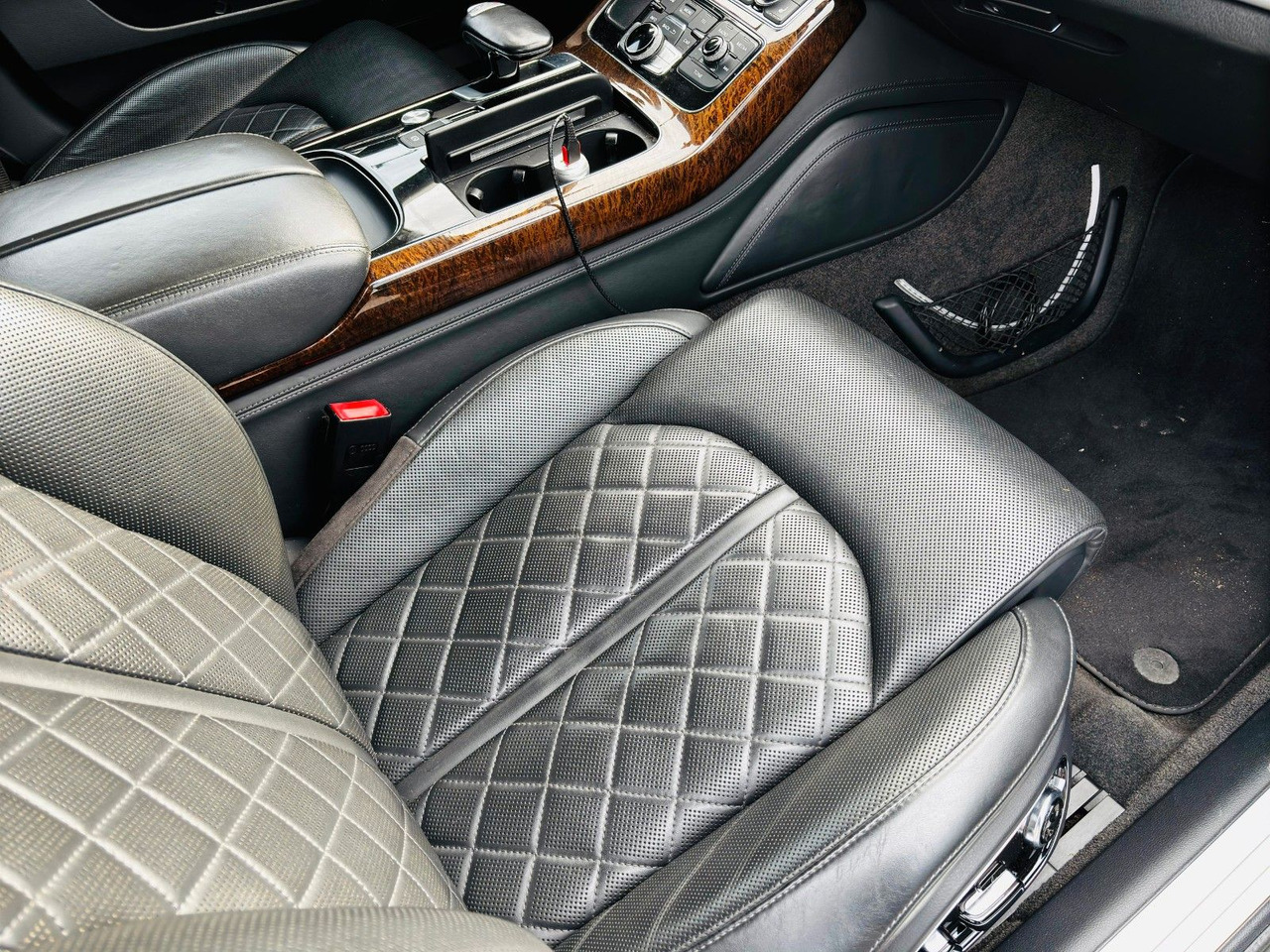 Sedan Audi A8 4.2 TDI quattro: obrázek 16