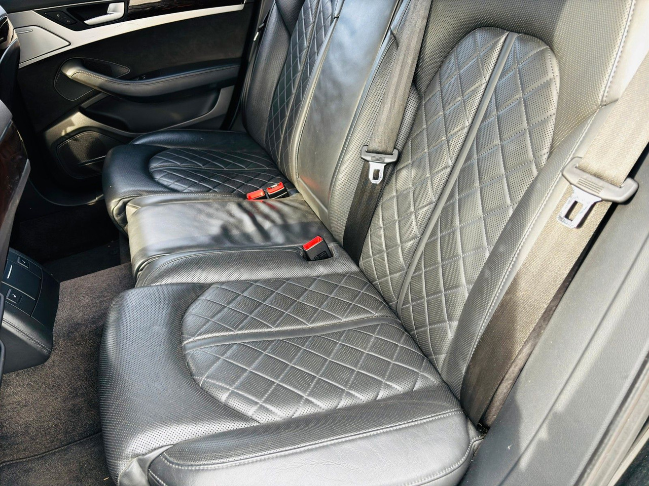 Sedan Audi A8 4.2 TDI quattro: obrázek 11