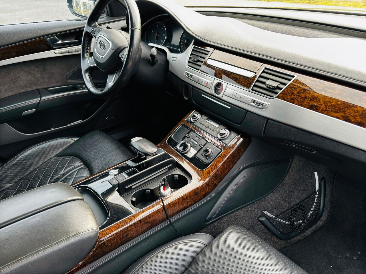 Sedan Audi A8 4.2 TDI quattro: obrázek 13