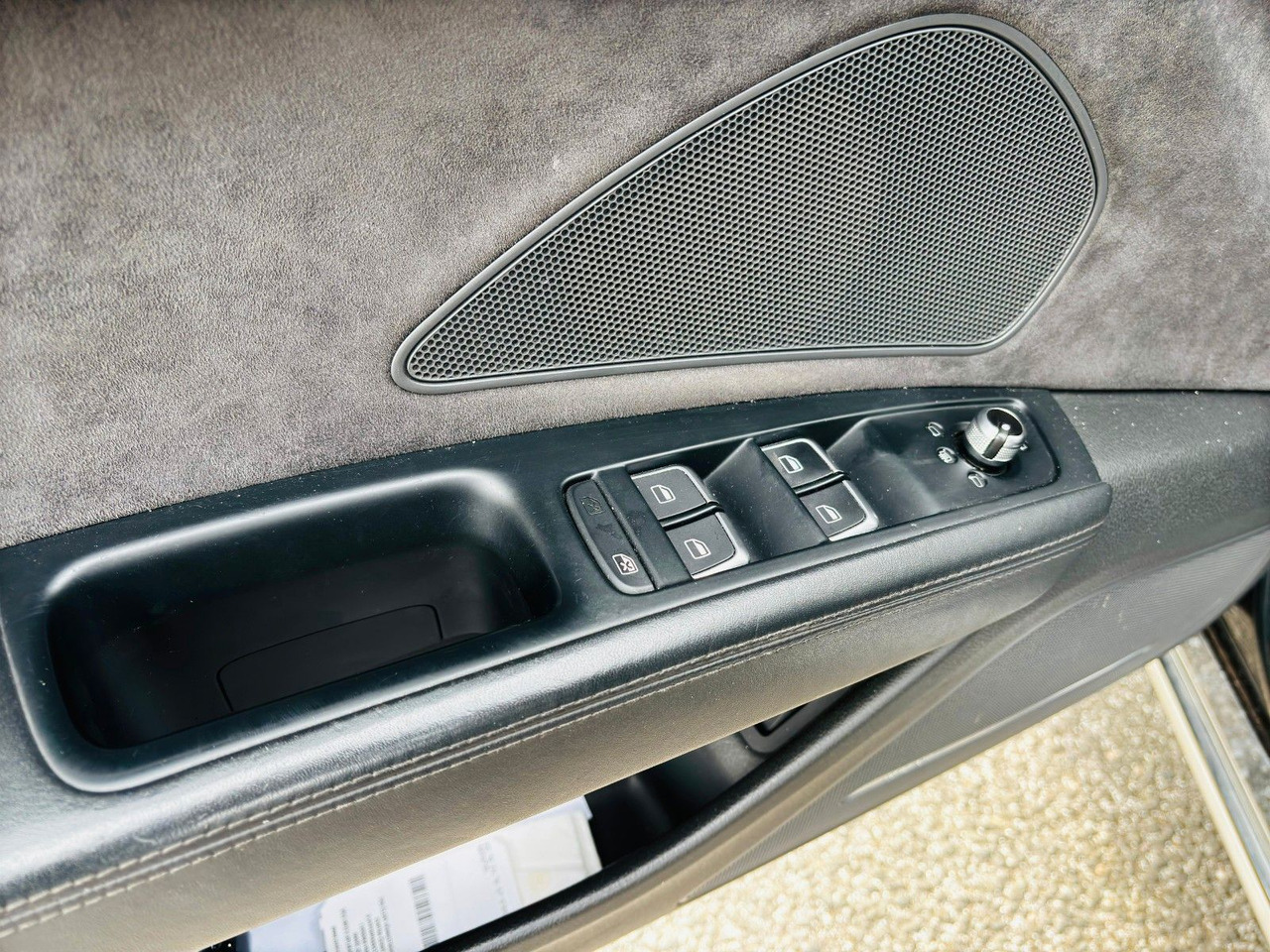 Sedan Audi A8 4.2 TDI quattro: obrázek 17