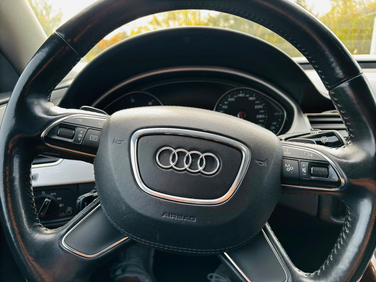 Sedan Audi A8 4.2 TDI quattro: obrázek 8