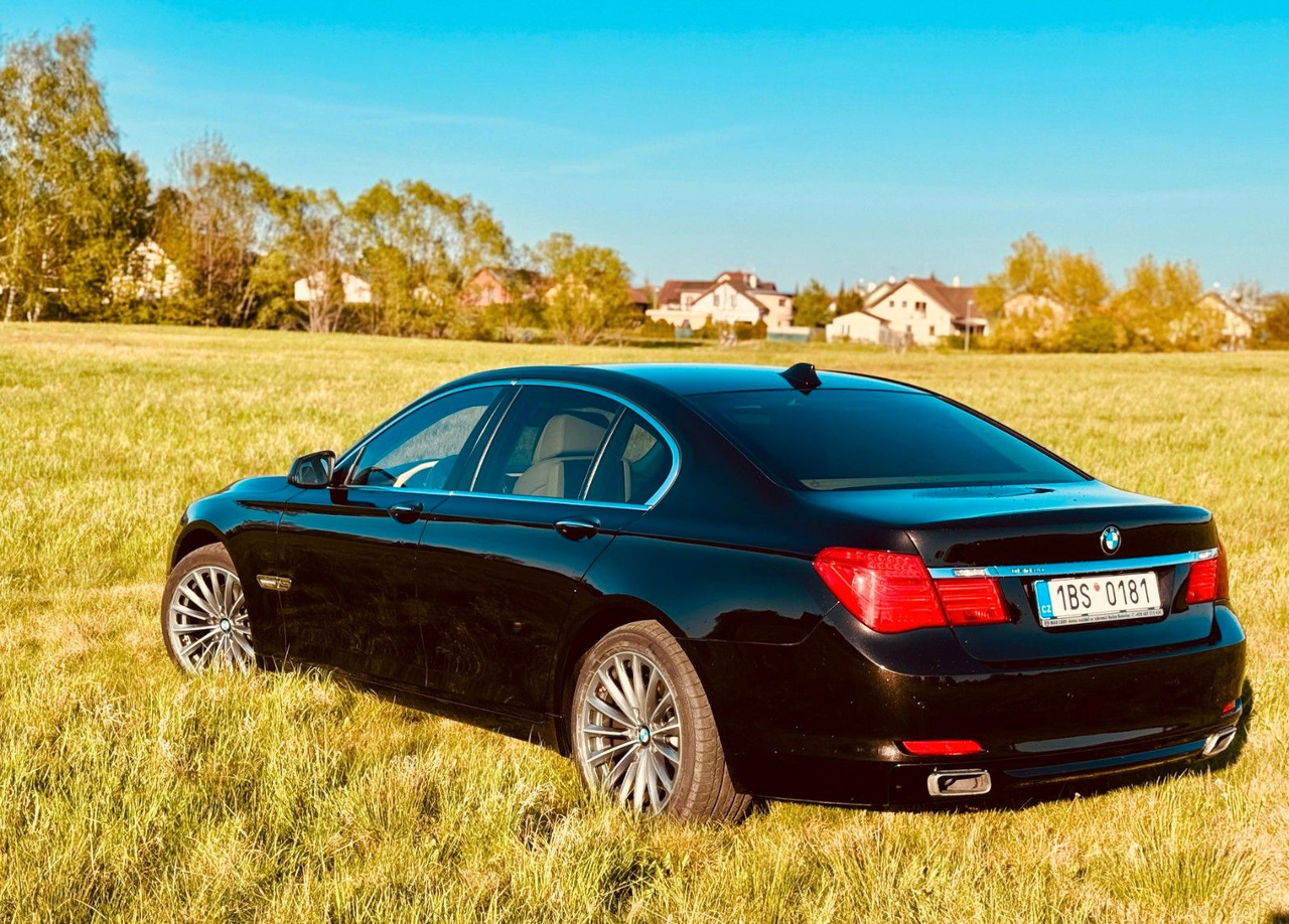 BMW 740d xDrive 4x4 Long - Sedan: obrázek 2 BMW 740d xDrive 4x4 Long - Sedan: obrázek 2
