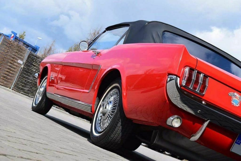 Ford Mustang Cabriolet - Osobní auto: obrázek 4 Ford Mustang Cabriolet - Osobní auto: obrázek 4