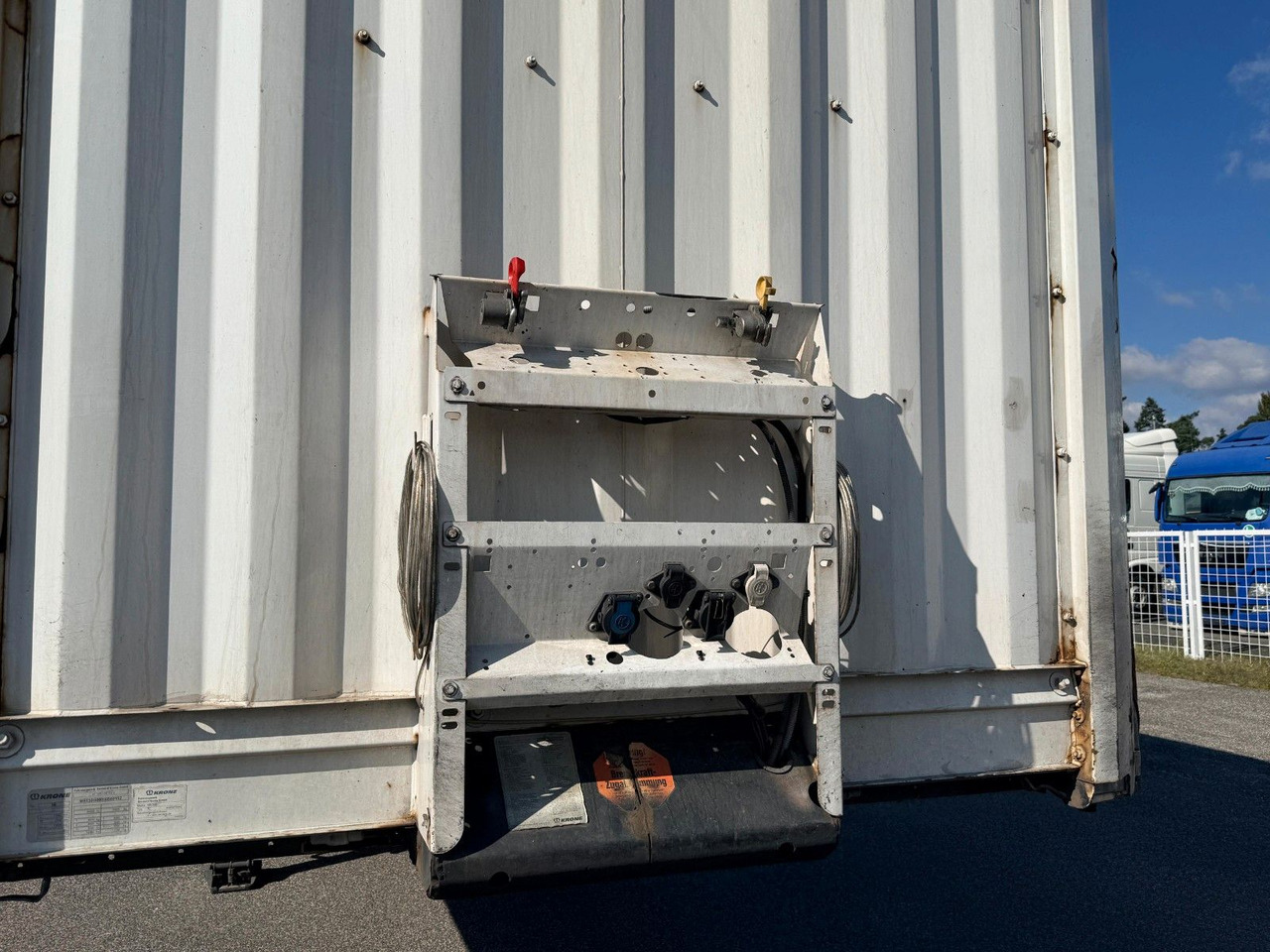 Krone SD - Plachtový návěs: obrázek 2 Krone SD - Plachtový návěs: obrázek 2