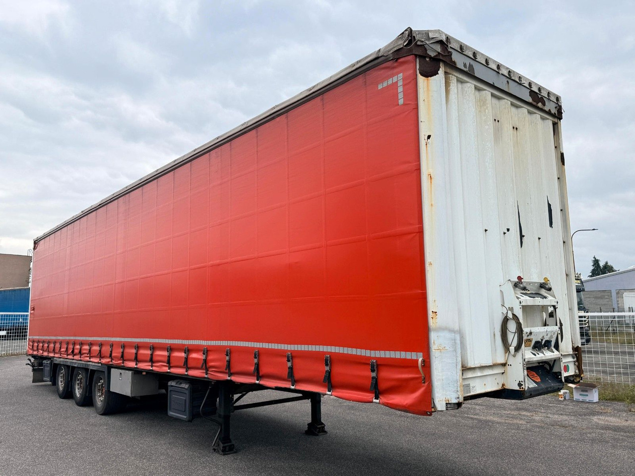 Krone SD - Plachtový návěs: obrázek 3 Krone SD - Plachtový návěs: obrázek 3