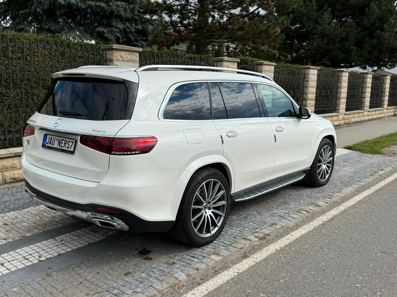 Mercedes-Benz GLS 400 d 4Matic - SUV: obrázek 3 Mercedes-Benz GLS 400 d 4Matic - SUV: obrázek 3