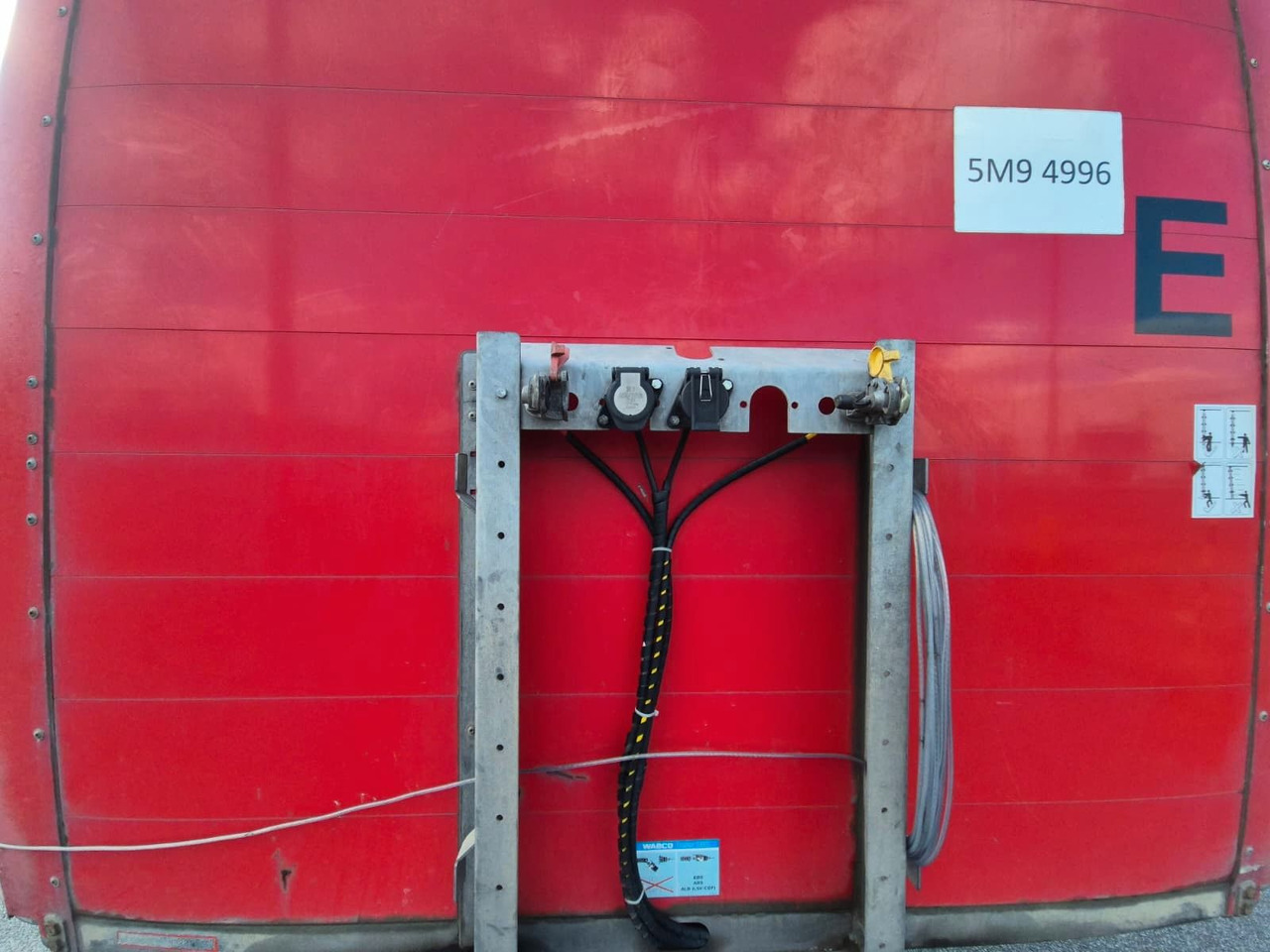 Panav NV36M - Plachtový návěs: obrázek 3 Panav NV36M - Plachtový návěs: obrázek 3