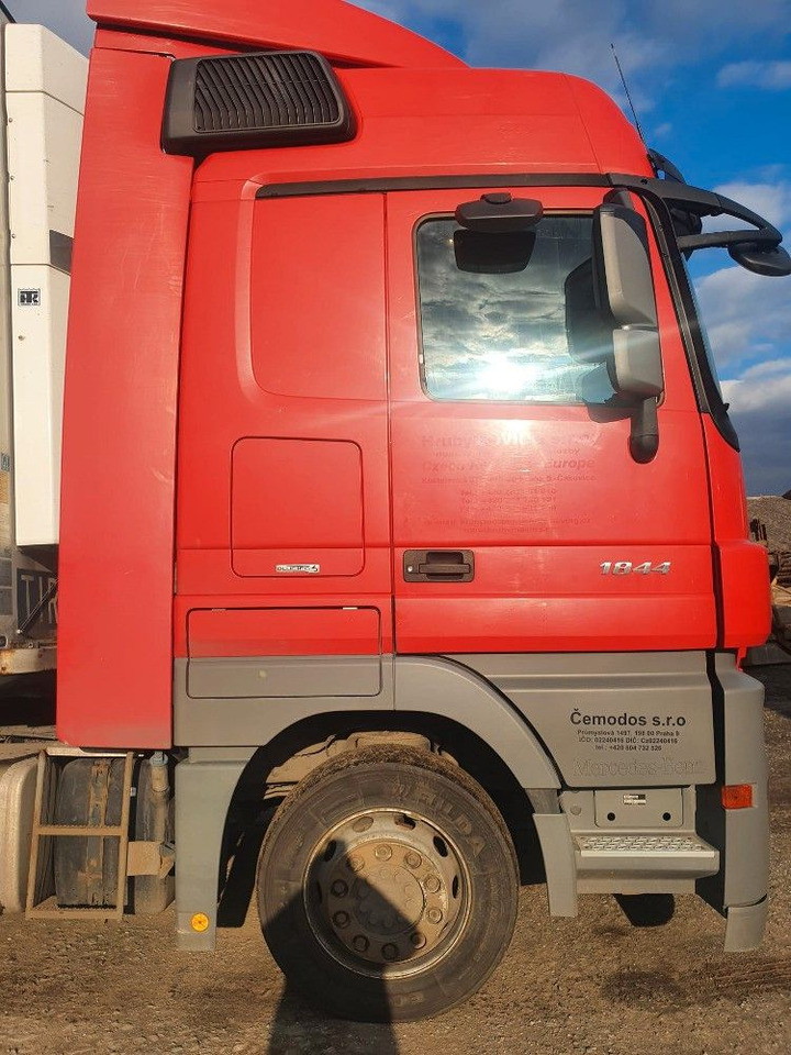 Mercedes-Benz Actros 1844 - Tahač: obrázek 3 Mercedes-Benz Actros 1844 - Tahač: obrázek 3