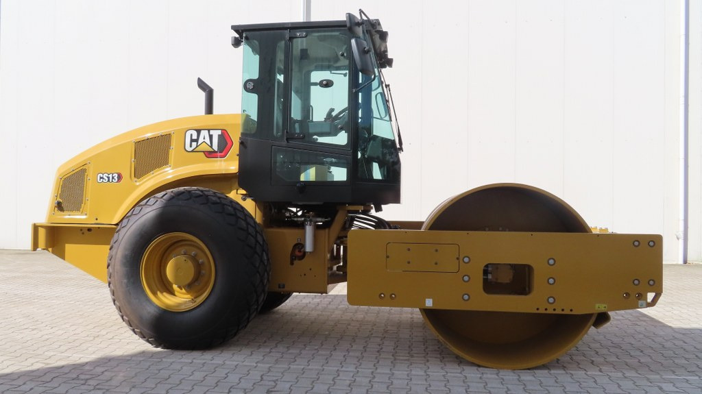 Caterpillar CS66B - Kompaktor: obrázek 1 Caterpillar CS66B - Kompaktor: obrázek 1