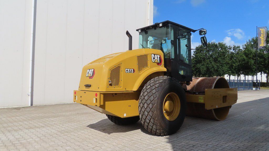 Caterpillar CS66B - Kompaktor: obrázek 2 Caterpillar CS66B - Kompaktor: obrázek 2