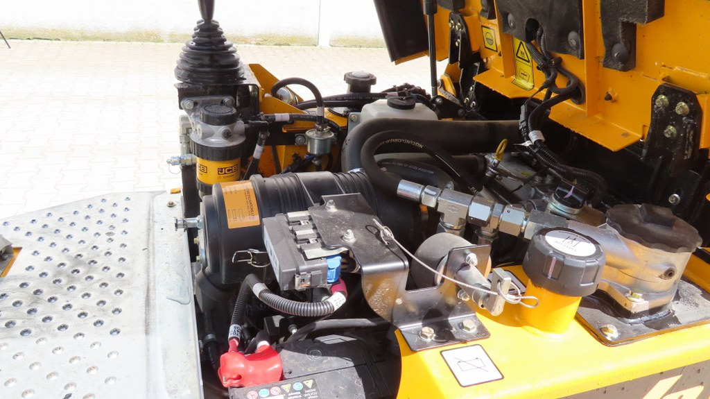 Mini-sklápěčka JCB 1T-2 HT: obrázek 9