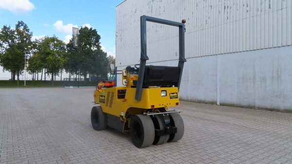 Sakai TS 160-3 - Pneumatikový válec: obrázek 4 Sakai TS 160-3 - Pneumatikový válec: obrázek 4