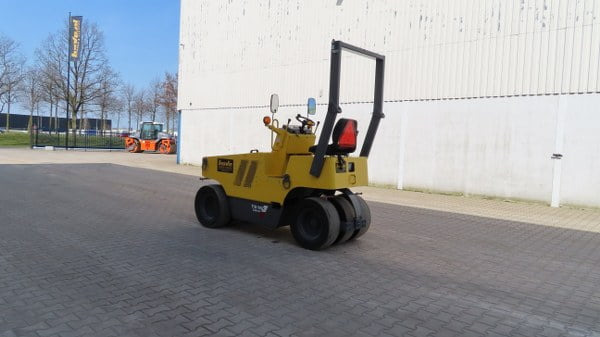 Sakai TS 160 - Pneumatikový válec: obrázek 4 Sakai TS 160 - Pneumatikový válec: obrázek 4