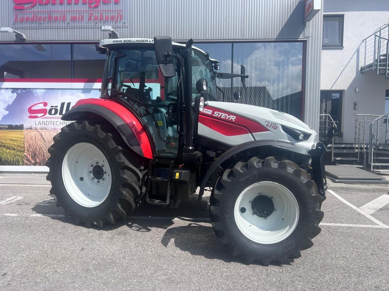 Steyr 4110 PLUS - Traktor: obrázek 2 Steyr 4110 PLUS - Traktor: obrázek 2