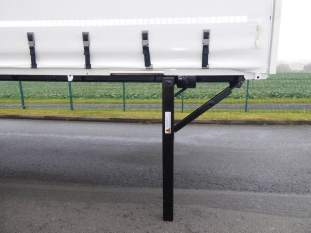 Plachtová nástavba Krone Heck mit Portaltüren Krone Heck mit Portaltüren: obrázek 9 Plachtová nástavba Krone Heck mit Portaltüren Krone Heck mit Portaltüren: obrázek 9