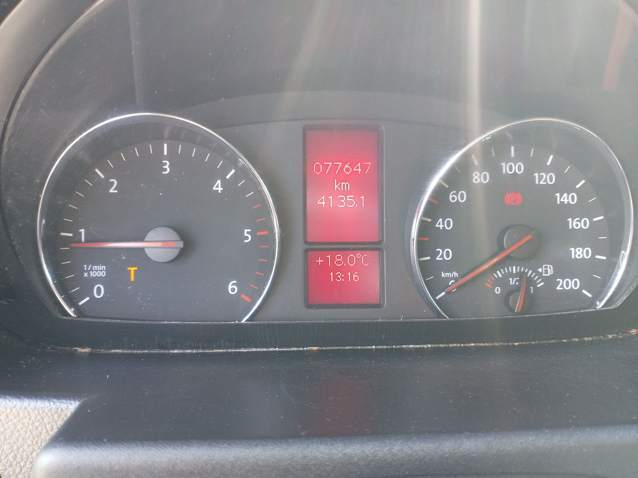 Volkswagen Crafter 50 Koffer 2.0 TDI LR 120 kW Diesel - Dodávka skřín: obrázek 4 Volkswagen Crafter 50 Koffer 2.0 TDI LR 120 kW Diesel - Dodávka skřín: obrázek 4