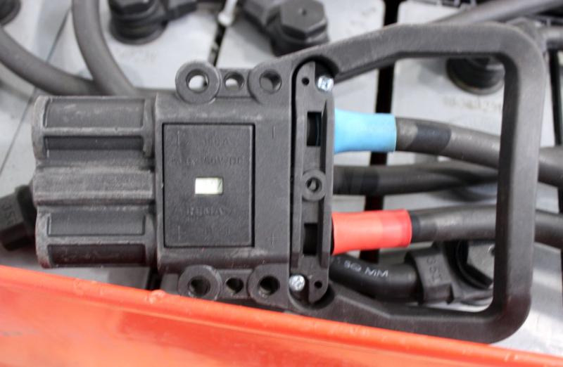GRUMA 24 Volt 4 PzV 400 Ah - Akumulátor: obrázek 4 GRUMA 24 Volt 4 PzV 400 Ah - Akumulátor: obrázek 4