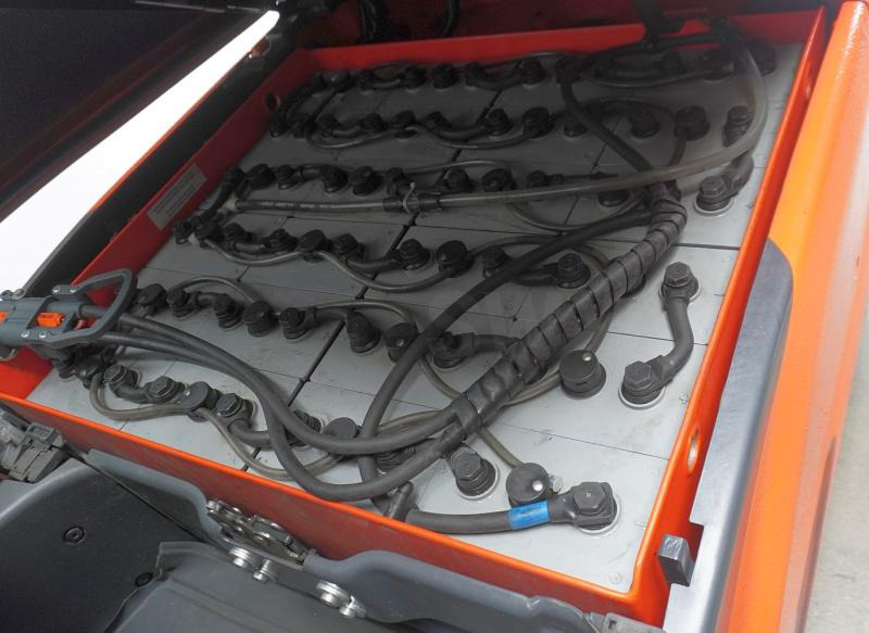 Linde E 18 L EVO 386-02 - Elektrický vysokozdvižný vozík: obrázek 4 Linde E 18 L EVO 386-02 - Elektrický vysokozdvižný vozík: obrázek 4