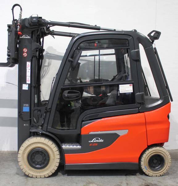 Linde E 25 1252 - Elektrický vysokozdvižný vozík: obrázek 4 Linde E 25 1252 - Elektrický vysokozdvižný vozík: obrázek 4