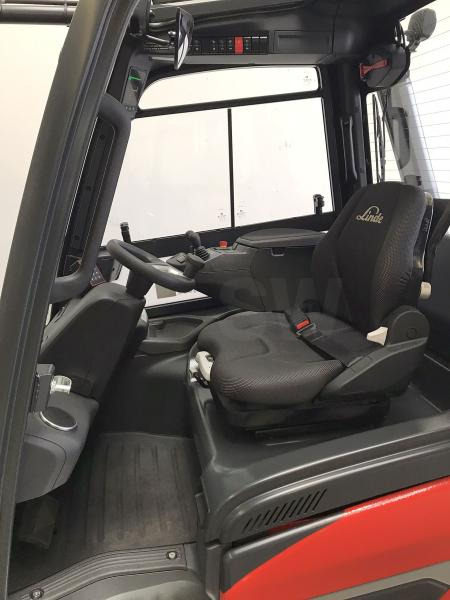 Linde E 30 1252 - Elektrický vysokozdvižný vozík: obrázek 3 Linde E 30 1252 - Elektrický vysokozdvižný vozík: obrázek 3
