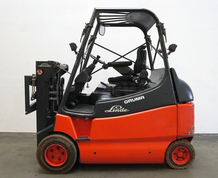 Linde E 30/600 336-02 - Elektrický vysokozdvižný vozík: obrázek 4 Linde E 30/600 336-02 - Elektrický vysokozdvižný vozík: obrázek 4