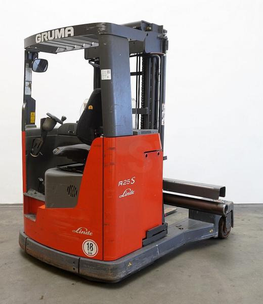Linde R 25 F 144 - Čtyřcestný vozík: obrázek 1 Linde R 25 F 144 - Čtyřcestný vozík: obrázek 1