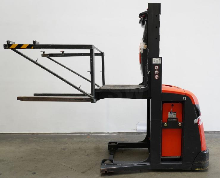 Linde V 10 5212 - Vychystávací vozík: obrázek 4 Linde V 10 5212 - Vychystávací vozík: obrázek 4
