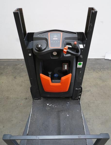 Linde V 10 5212 - Vychystávací vozík: obrázek 3 Linde V 10 5212 - Vychystávací vozík: obrázek 3